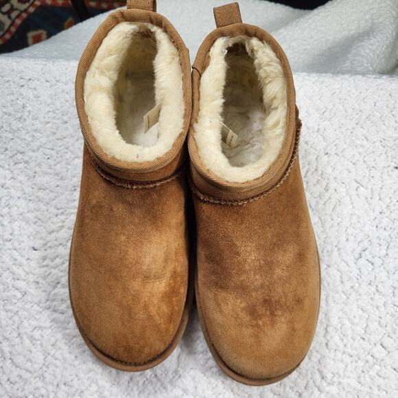 UGG Women's Classic Ultra Mini chestnut size women's bootie size 9 - Picture 1 of 6